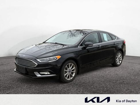Used 2017 Ford Fusion SE w/ Fusion SE Technology Package image 1