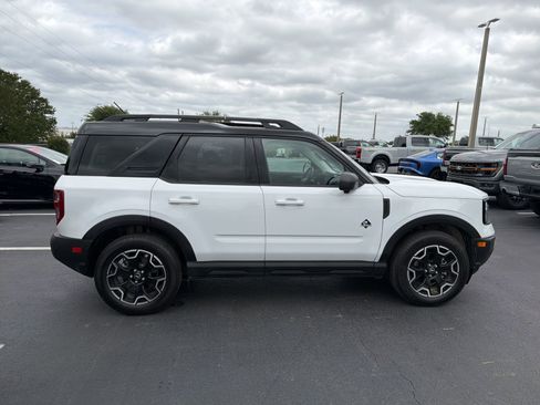 Certified 2025 Ford Bronco Sport Outer Banks w/ Outer Banks Tech Package+ AWD/4WD image 3