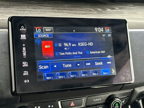 Used 2020 Honda Clarity Touring image 19