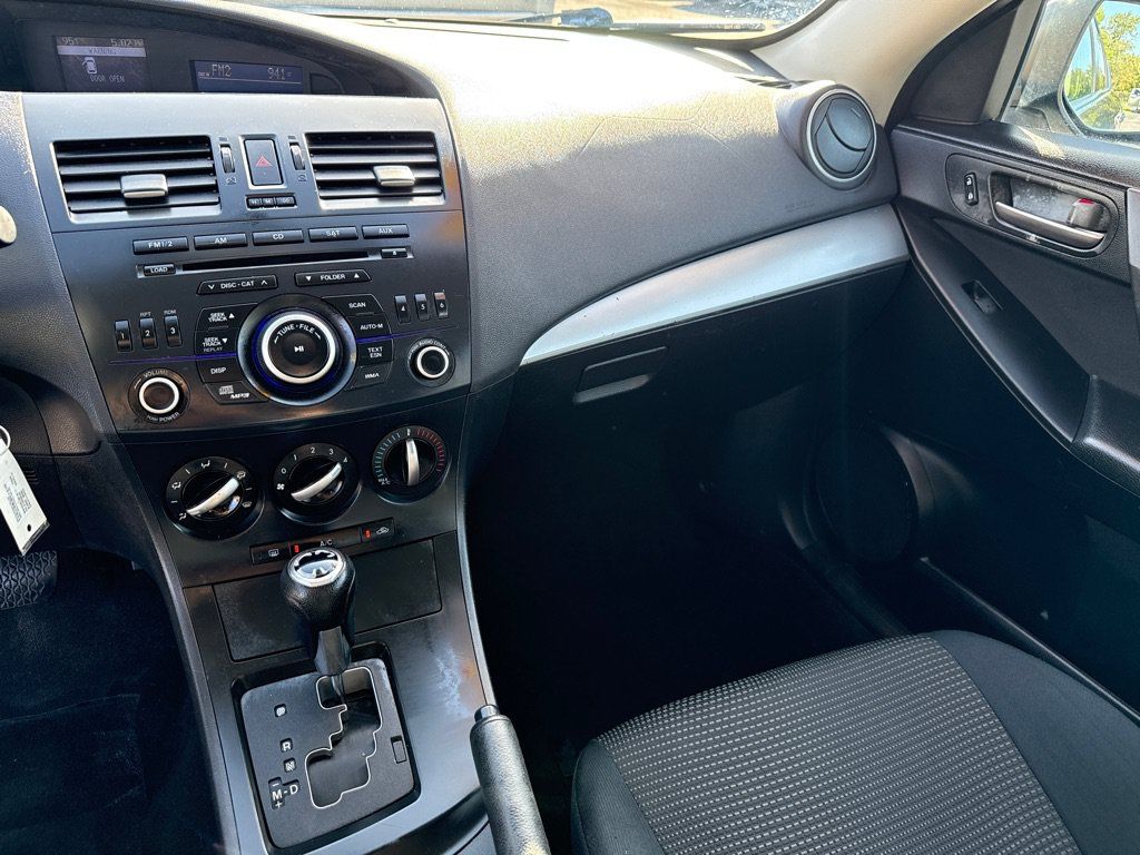 Used 2013 MAZDA MAZDA3 i Sport FWD image 13