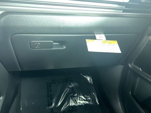 Used 2025 Kia Telluride S image 35