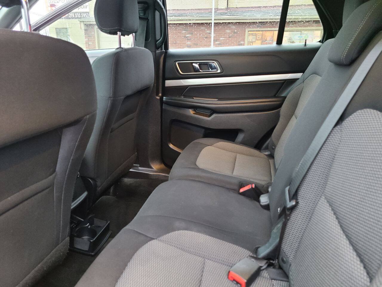 Used 2016 Ford Explorer XLT AWD/4WD image 26