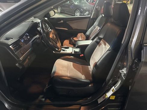 Used 2012 Toyota Camry SE w/ Leather Pkg image 5
