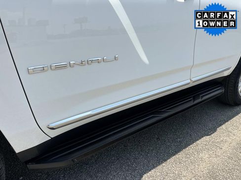 Used 2025 GMC Yukon Denali AWD/4WD image 12