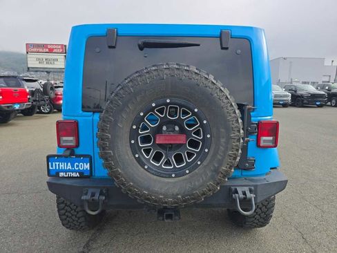 Used 2017 Jeep Wrangler Unlimited Rubicon w/ Connectivity Group image 4