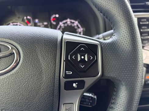 Used 2022 Toyota 4Runner SR5 Premium image 19