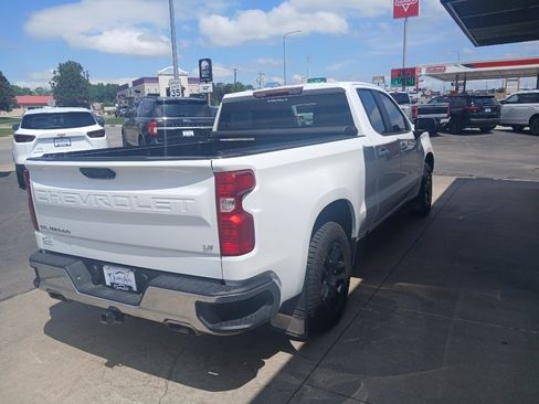 Used 2022 Chevrolet Silverado 1500 LT AWD/4WD image 5