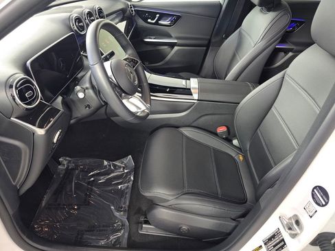 Certified 2025 Mercedes-Benz GLC 300 image 9