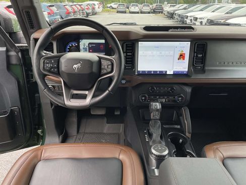Used 2024 Ford Bronco Outer Banks AWD/4WD image 4