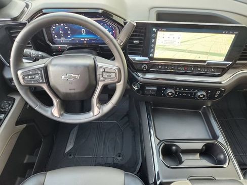 Used 2025 Chevrolet Silverado 2500 ZR2 w/ Technology Package AWD/4WD image 29