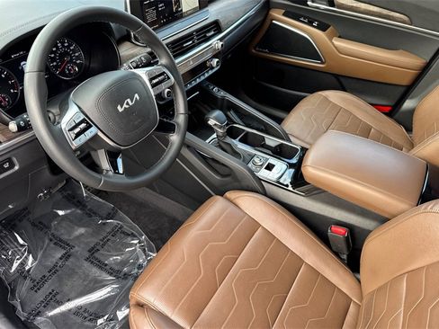 Used 2022 Kia Telluride SX w/ SX Prestige Package image 12