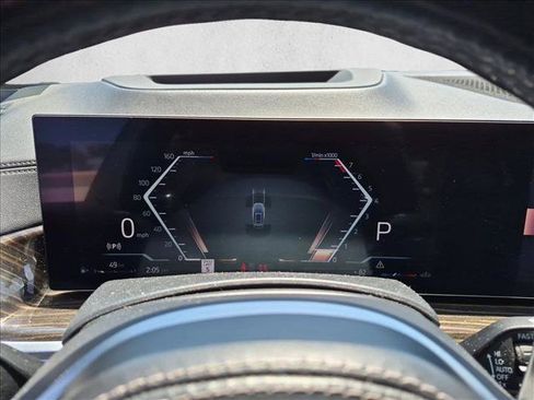 Used 2023 BMW X7 xDrive40i w/ M Sport Package AWD/4WD image 10