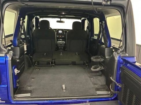Used 2018 Jeep Wrangler Unlimited Sport AWD/4WD image 31