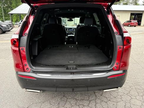 Used 2022 Buick Enclave Essence w/ Sport Touring Edition AWD/4WD image 25