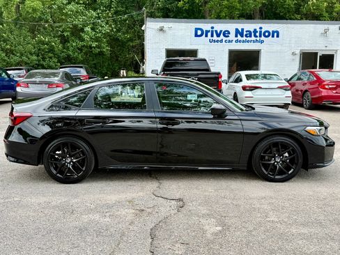 Used 2025 Honda Civic Sport image 4
