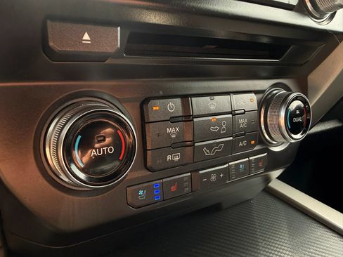 Used 2018 Ford F150 Lariat w/ Equipment Group 502A Luxury AWD/4WD image 17