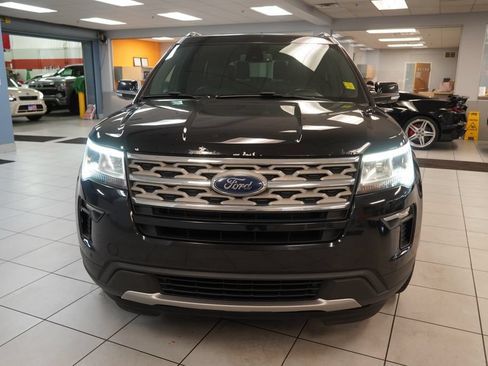 Used 2018 Ford Explorer XLT w/ Equipment Group 202A AWD/4WD image 15