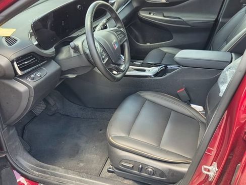 Used 2024 Buick Envista Sport Touring FWD image 4