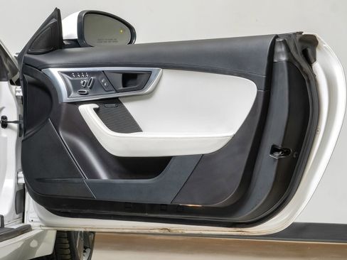 Used 2020 Jaguar F-TYPE Coupe image 38