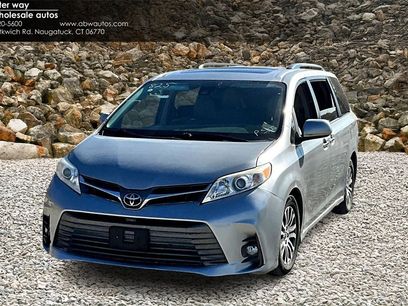 Used 2018 Toyota Sienna XLE