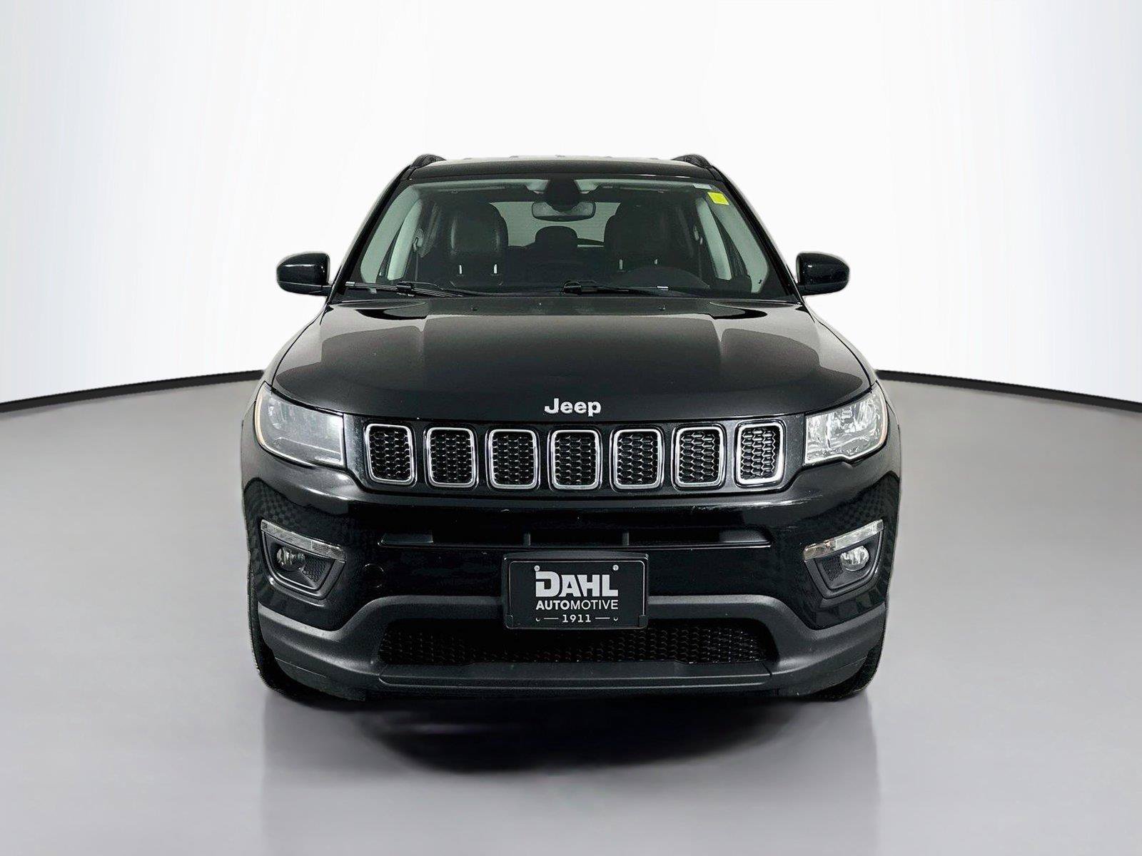 Used 2020 Jeep Compass Latitude w/ Cold Weather Group AWD/4WD image 3