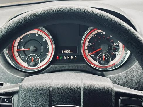 Used 2019 Dodge Grand Caravan SE w/ UConnect Hands-Free Group FWD image 16