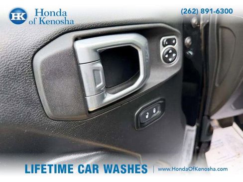 Used 2020 Jeep Gladiator Sport w/ Technology Group image 10