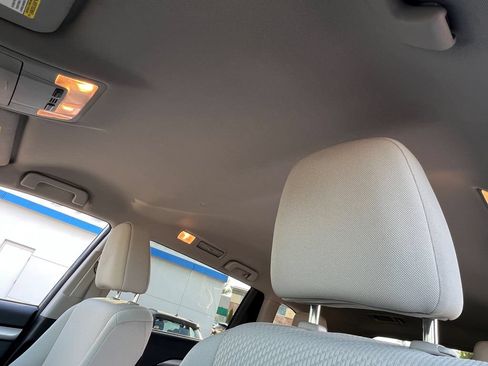 Used 2018 Toyota Highlander LE AWD/4WD image 18