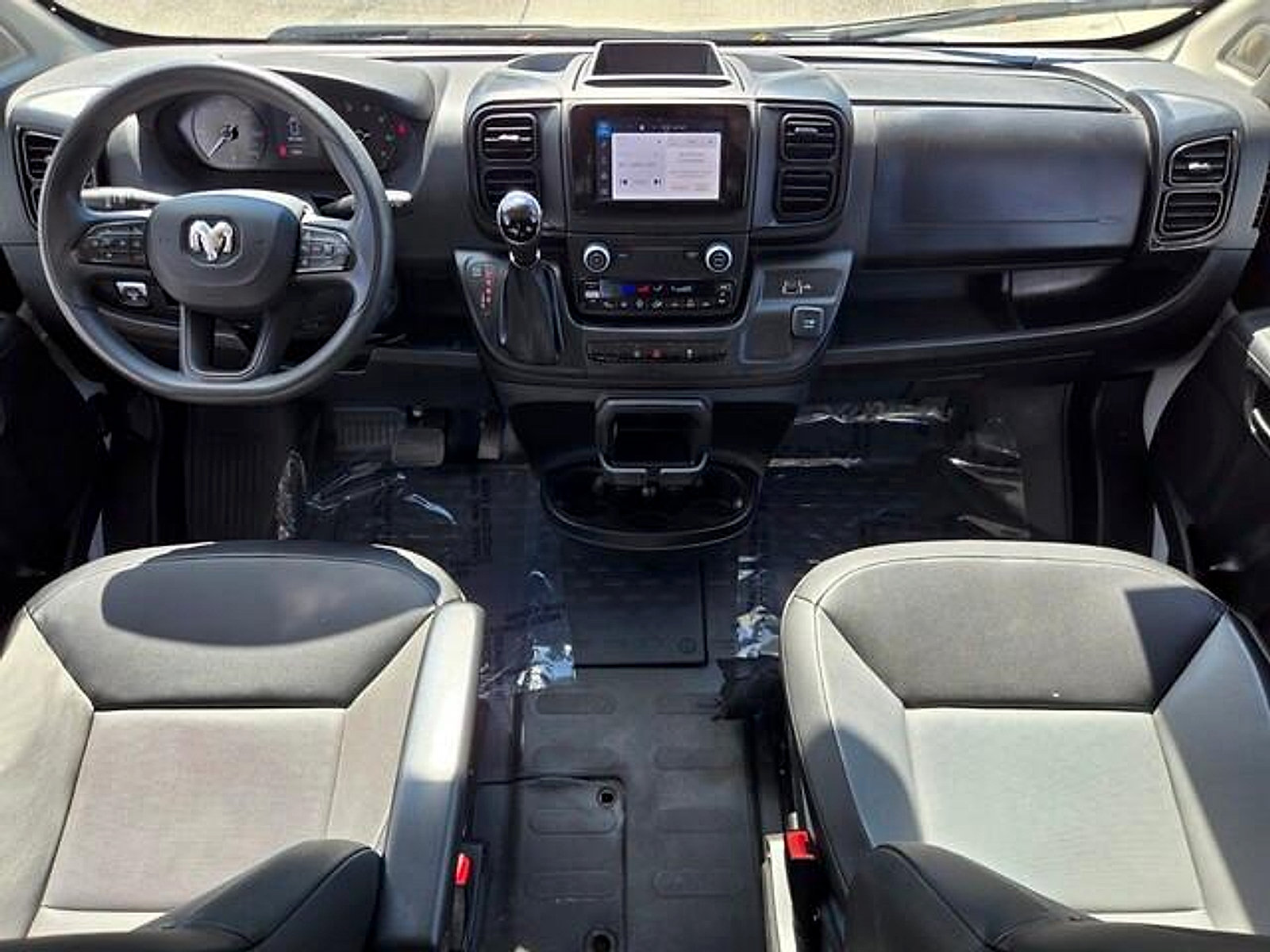 Used 2024 RAM ProMaster 2500 w/ Convenience Group FWD image 11