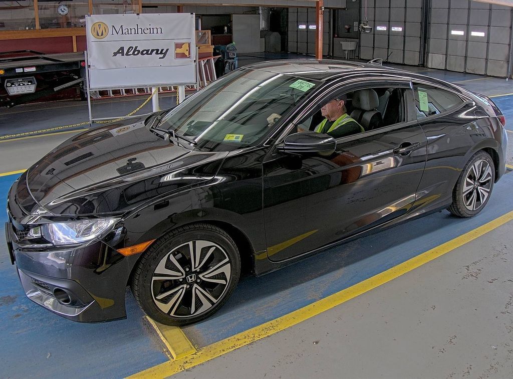 Used 2017 Honda Civic EX-T image 2