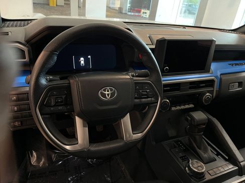 Used 2025 Toyota Tacoma TRD Off-Road AWD/4WD image 27