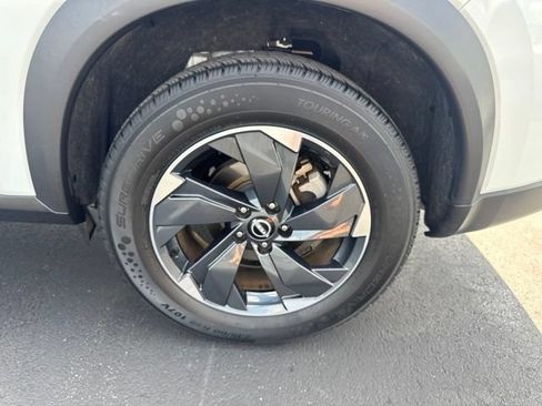 Used 2024 Nissan Rogue SV AWD/4WD image 25
