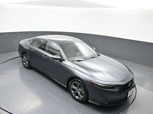 Certified 2023 Honda Accord EX image 36