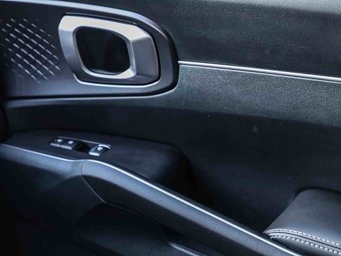Certified 2024 Kia Sorento LX FWD image 16