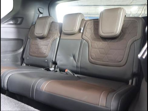 Used 2025 Nissan Armada Platinum RWD image 11