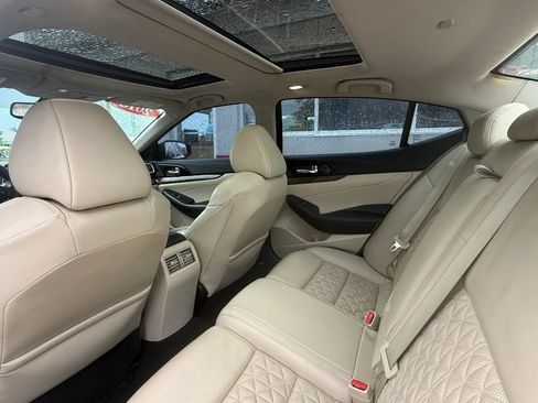 Used 2016 Nissan Maxima Platinum FWD image 10