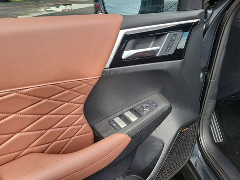 New 2025 Mitsubishi Outlander SEL image 9