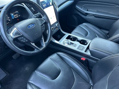 Used 2022 Ford Edge Titanium image 10