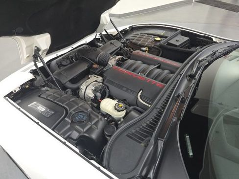 Used 2001 Chevrolet Corvette Convertible w/ Preferred Equipment Group2 RWD image 21