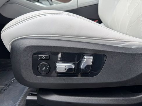Used 2023 BMW XM AWD/4WD image 12