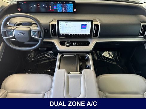 Used 2025 Ford Expedition Active AWD/4WD image 18
