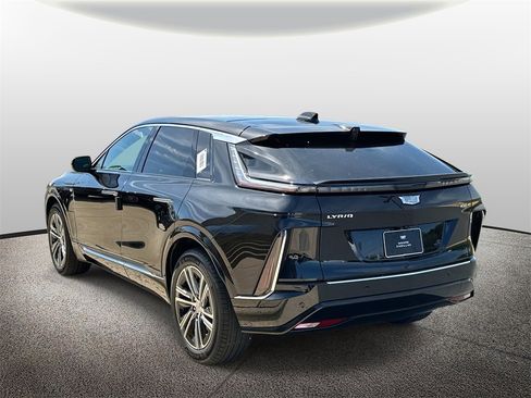 New 2025 Cadillac Lyriq Luxury image 4