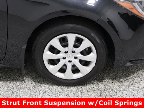 Used 2022 Toyota Corolla LE image 5