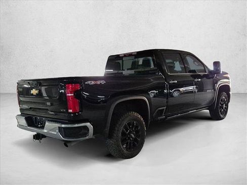 Used 2025 Chevrolet Silverado 2500 LTZ w/ LTZ Premium Package AWD/4WD image 6