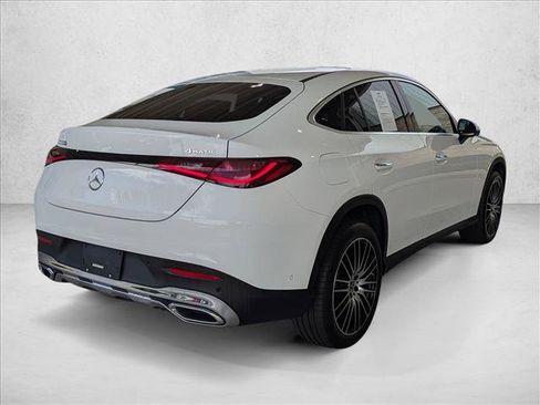 Used 2024 Mercedes-Benz GLC 300 4MATIC image 5
