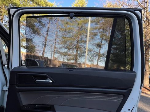 Used 2021 Volkswagen Atlas SE image 16