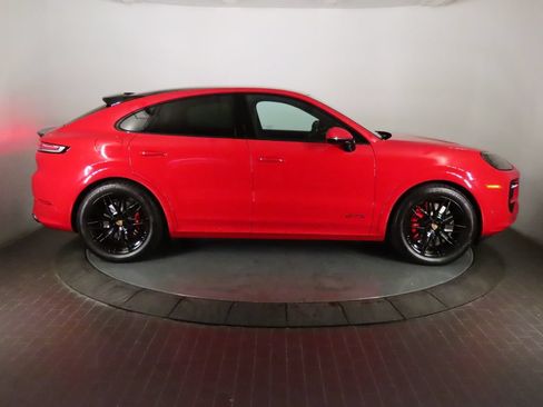 Certified 2025 Porsche Cayenne GTS AWD/4WD image 8