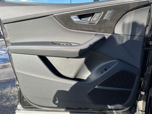 Used 2025 Audi Q7 3.0T Premium Plus image 23