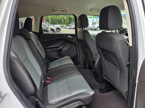 Used 2016 Ford Escape SE image 18