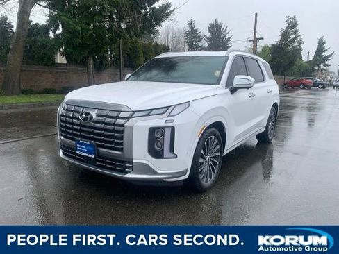 Used 2023 Hyundai Palisade Calligraphy image 1
